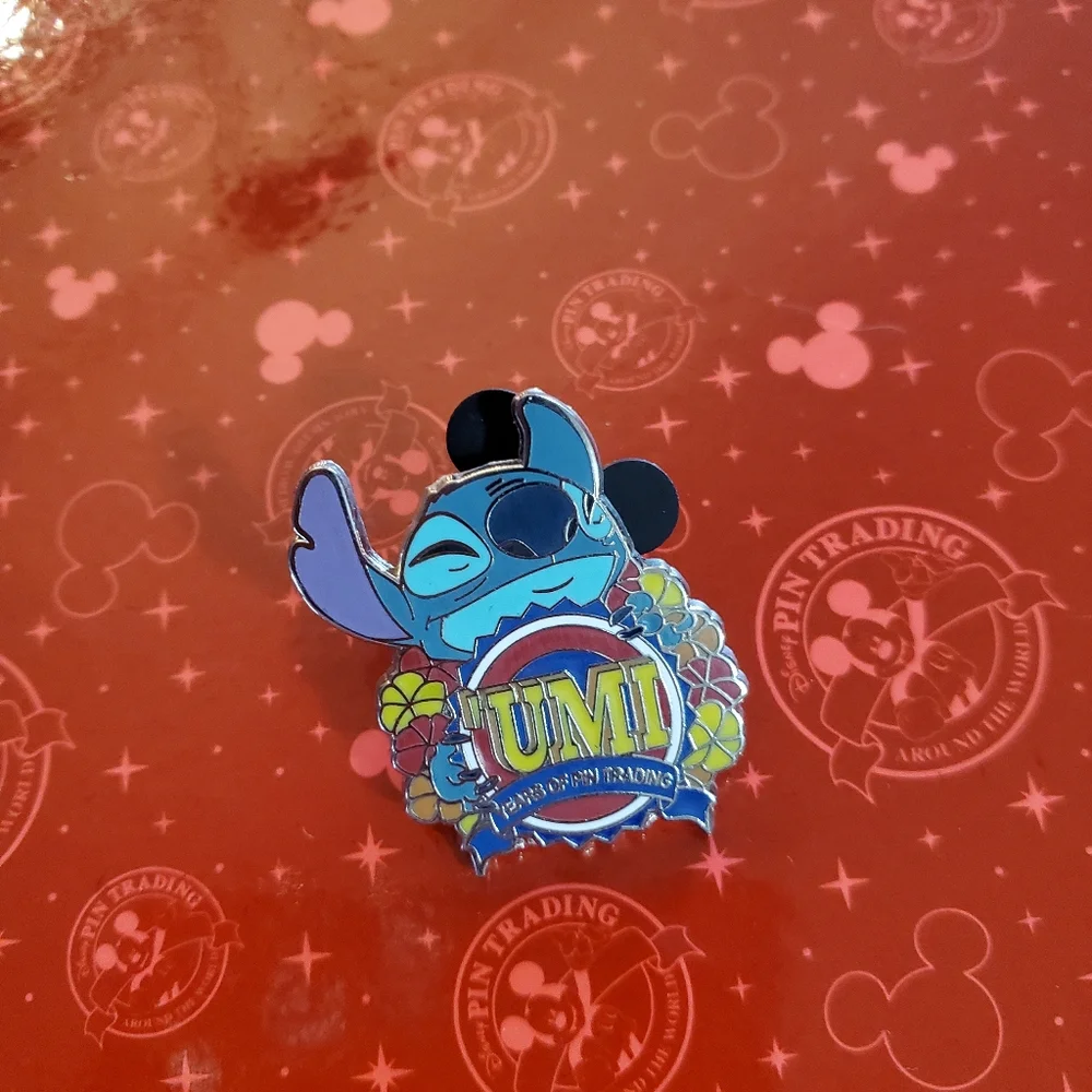 Lot of 5 10th Anniversary Disney Pin Trading Pins